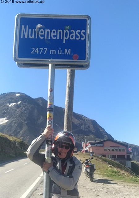 Nufenenpass: höchster Straßenpass INNERHALB der Schweiz